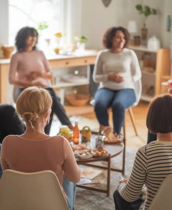 "Les bienfaits des fruits secs pour les femmes enceintes et allaitantes : nutriments essentiels et idées recettes"