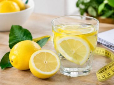 Maigrir avec le citron : bienfaits, conseils et précautions